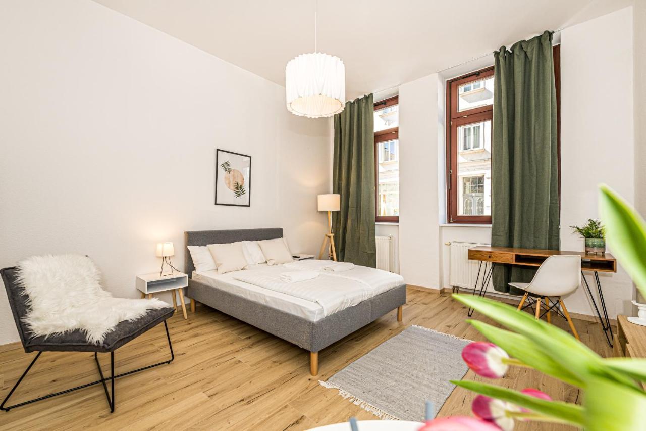 Ruhige Und Stilvolle Wohnung Am Clara-Zetkin-Park 莱比锡 外观 照片