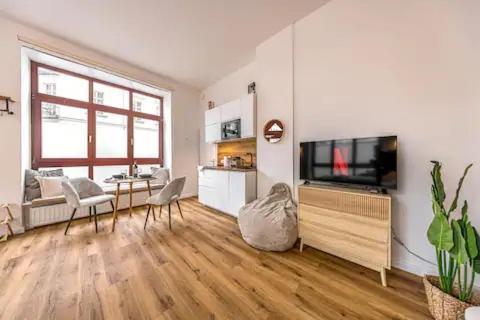 Ruhige Und Stilvolle Wohnung Am Clara-Zetkin-Park 莱比锡 外观 照片